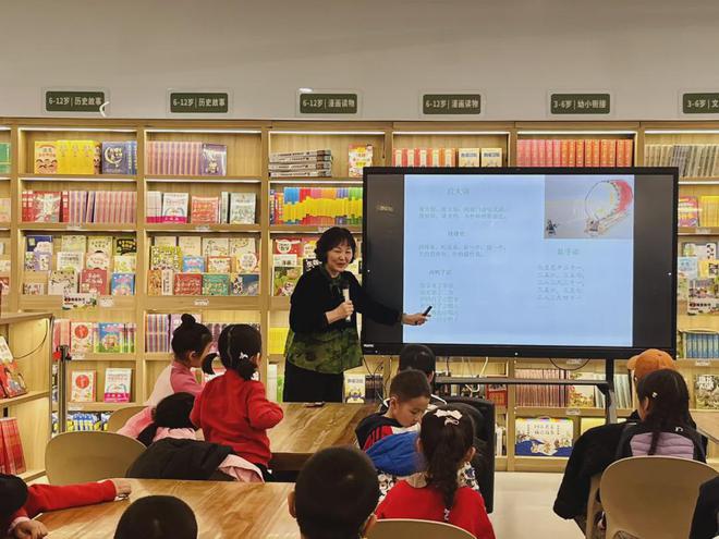 走进童诗童谣的奇妙世界：张菱儿老师与小读者共赴诗意之旅(图2)